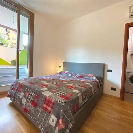 Conte Rosso House Con Terrazza In Coorte Tranquilla A Due Passi Da Stazione E Metropolitana Lambrate Appartamento